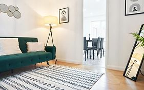 3 Bedroom Home In Central Milton Keynes